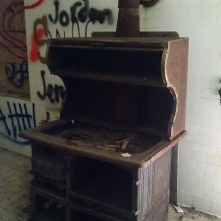 This old stove was pretty awesome looking and also had grafiti next to it that said "yo that is a dope stove!" next to it, which I thought was hilarious, because it was true! But, for whatever reason, I failed at getting a real photo of the stove and graffiti.